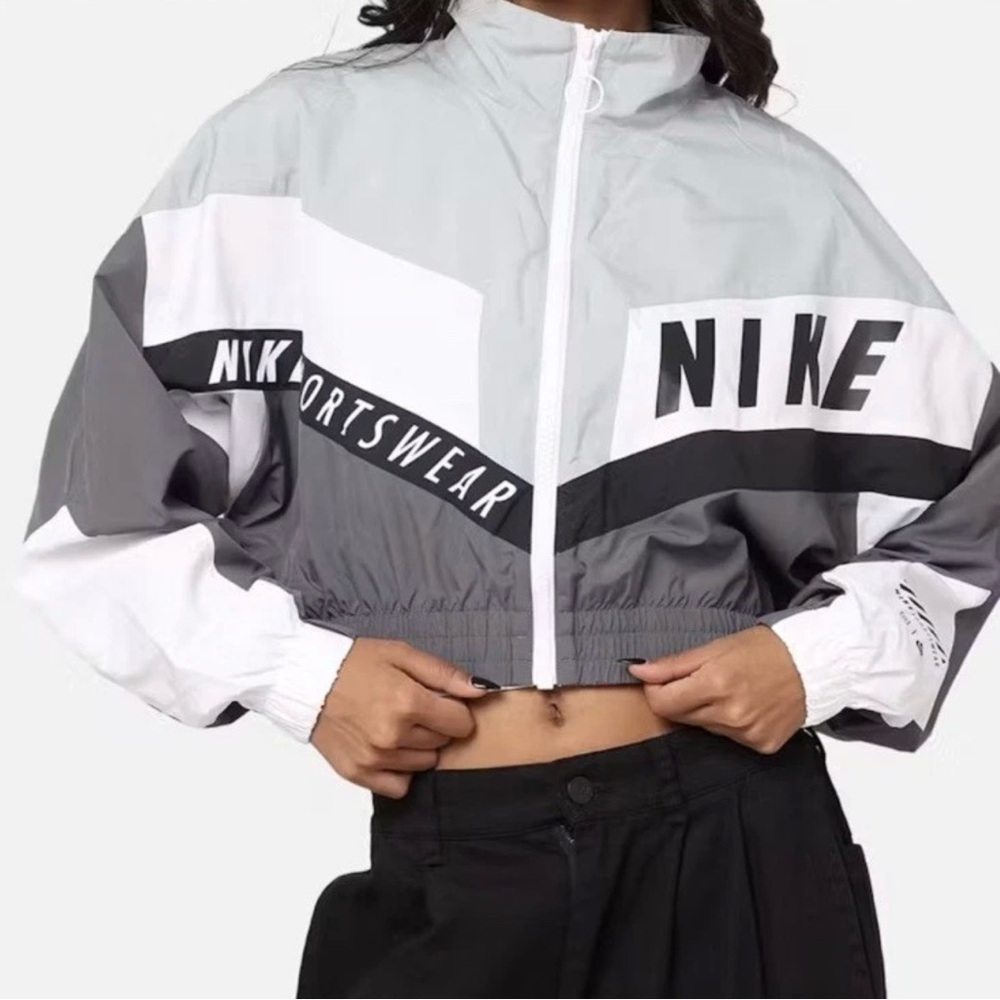 Nike Sportswear Women's Large Woven Smoke Grey Street Jacket HF5956-068 NEW